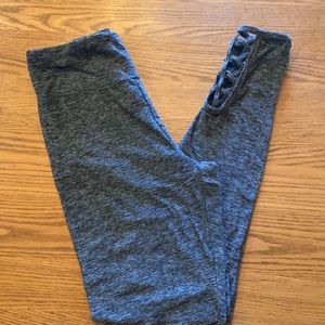 Leggings gray wide waist band cute side design on leg Sz med